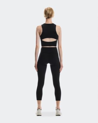 Kvinder Studio Open Back Crop